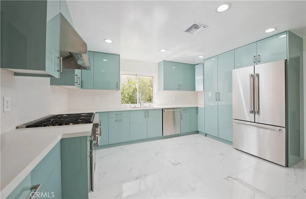 Additional image 6 of 5333 Zelzah Avenue Unit 102, Encino, CA 91316