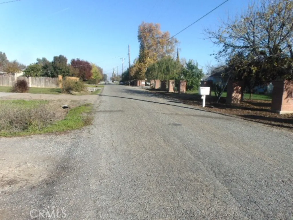 21660 Sacramento Ave, Red Bluff, CA 96080