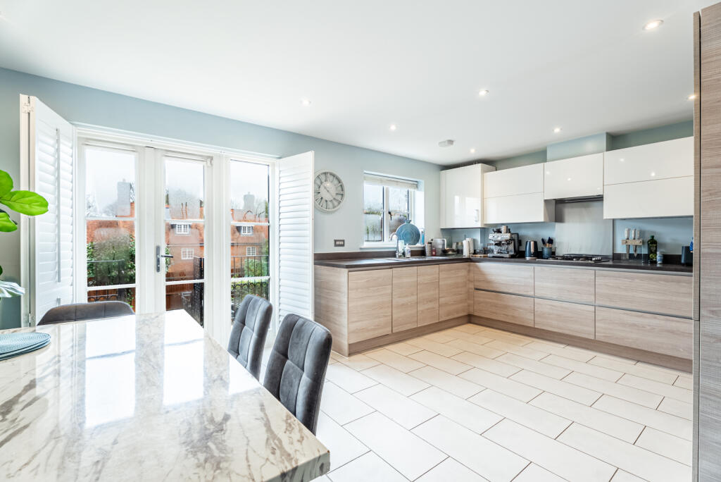 Additional image 2 of Humbers Hoe, Markyate, St. Albans, Hertfordshire, AL3