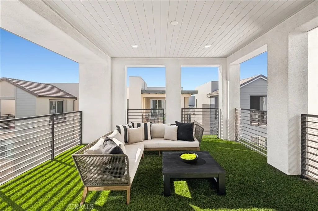 Additional image 33 of 114 Source, Irvine, CA 92618