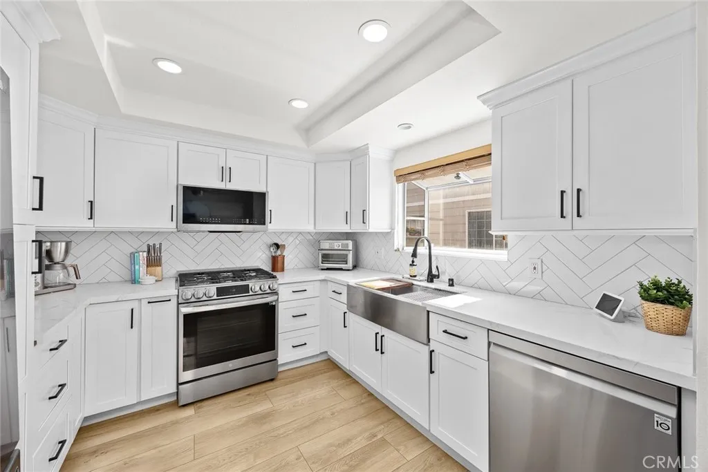 Additional image 46 of 154 N Meridith Avenue Unit 8, Pasadena, CA 91106