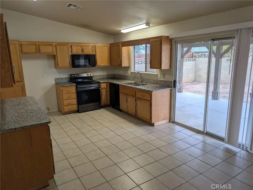 Additional image 4 of 2939 E Avenue R10, Palmdale, CA 93550