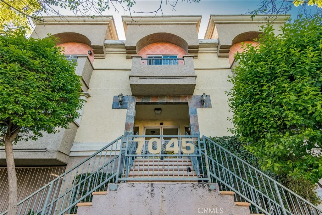 Additional image 2 of 7045 Woodley Avenue Unit 218, Van Nuys, CA 91406