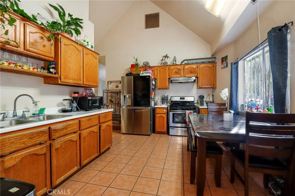 Additional image 9 of 240 E 56th Street, Los Angeles, CA 90011