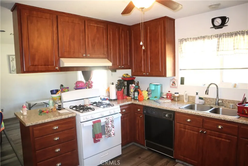 Additional image 11 of 14955 Elizabeth Lake Rd, Lake Hughes, CA 93532