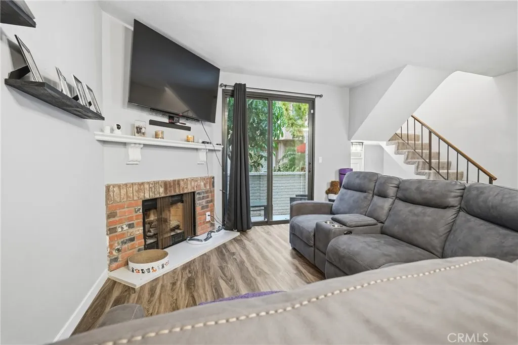 Additional image 34 of 6540 Hayvenhurst Avenue Unit 3, Lake Balboa, CA 91406