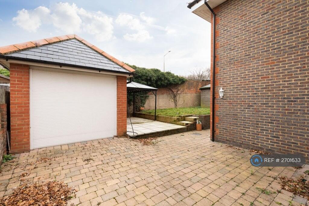 Additional image 17 of Burleigh Road, St. Albans, AL1