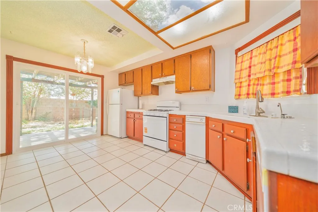 Additional image 7 of 37633 13 th St. E, Palmdale, CA 93550