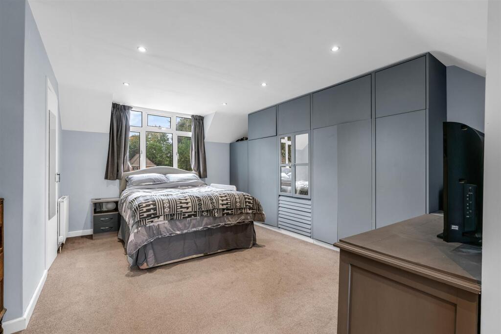 Additional image 11 of Digswell Lane, Welwyn