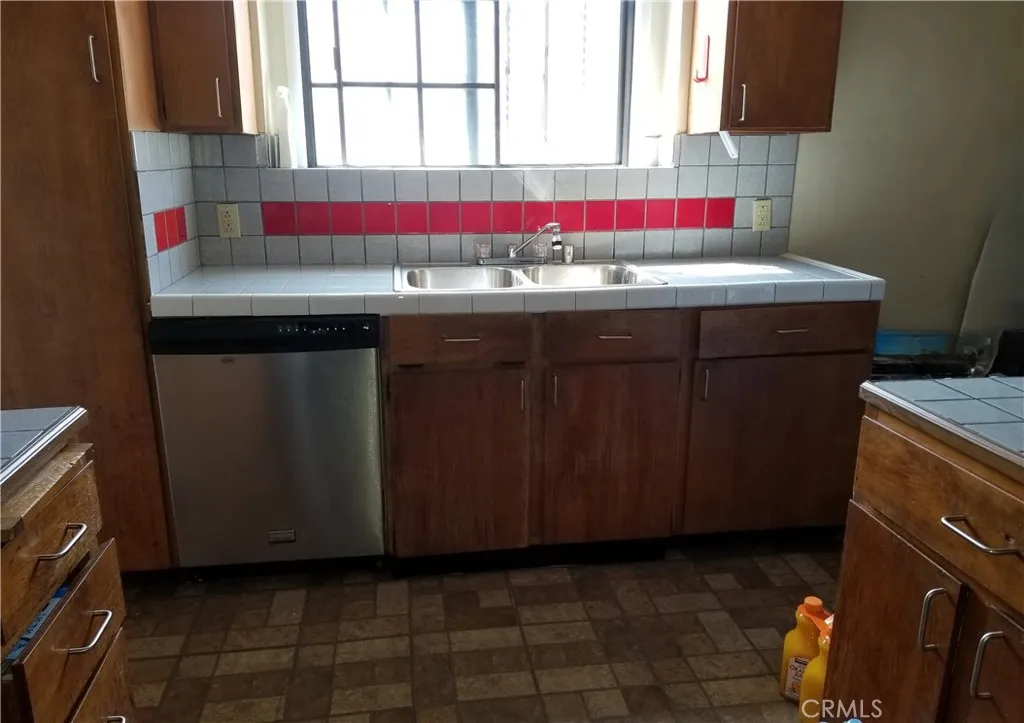 Additional image 29 of 10038 S St Andrews Pl, Los Angeles, CA 90047