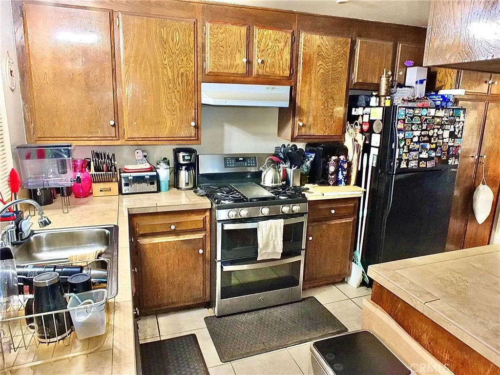 Additional image 13 of 1242 Sultan Cir, Carson, CA 90746