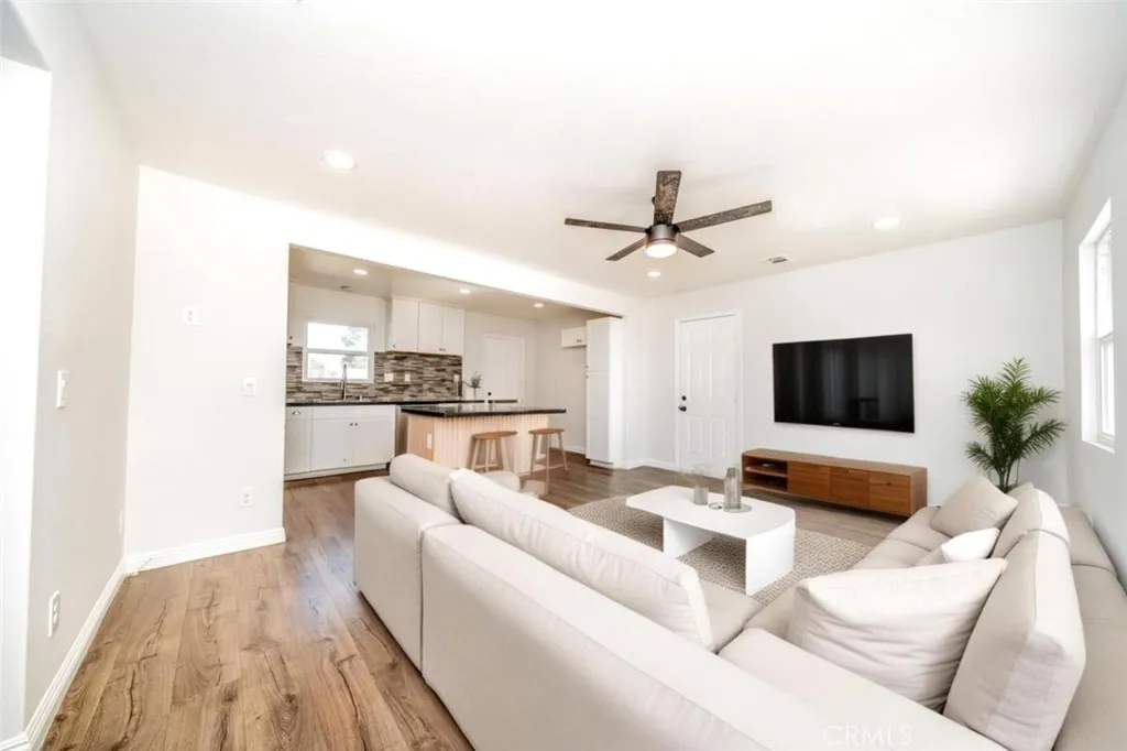 Additional image 3 of 1108 E Mayberry Ave, Hemet, CA 92543