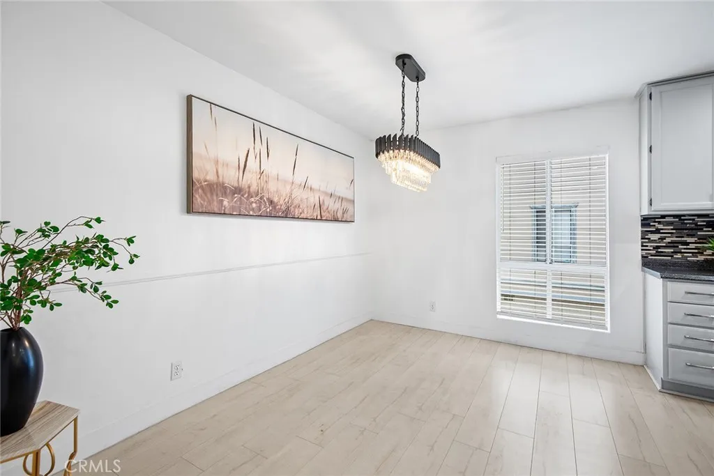 Additional image 8 of 9901 Independence Avenue Unit D, Chatsworth, CA 91311