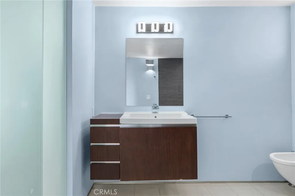 Additional image 70 of 5675 Spreading Oak Drive, Los Angeles, CA 90068