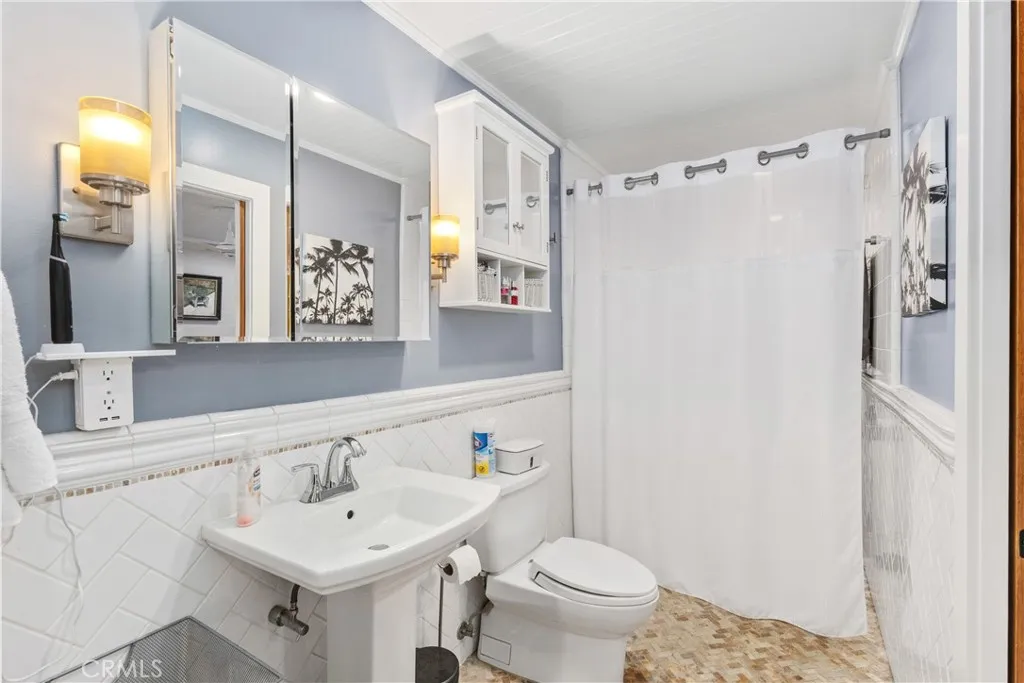 Additional image 21 of 16931 Roundhill Dr, Huntington Beach, CA 92649