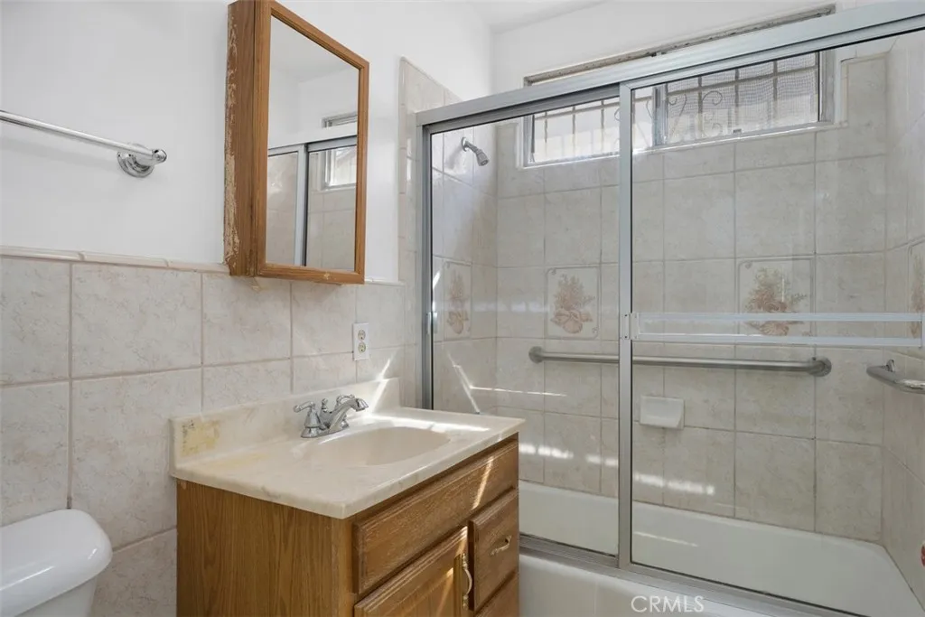 Additional image 28 of 916 S Caswell Ave, Compton, CA 90220