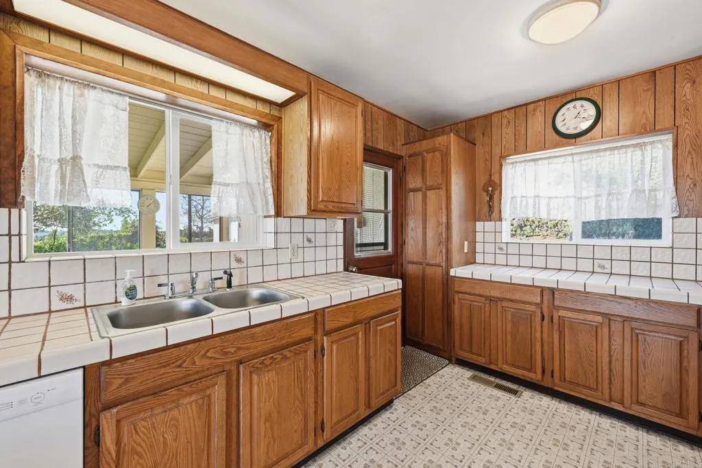 Additional image 15 of 1144 Prospect Place, Vista, CA 92081