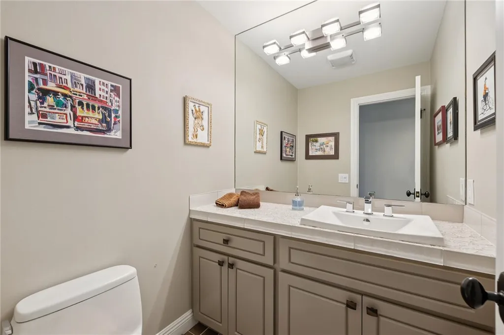 Additional image 40 of 373 Lombard St, San Francisco, CA 94133