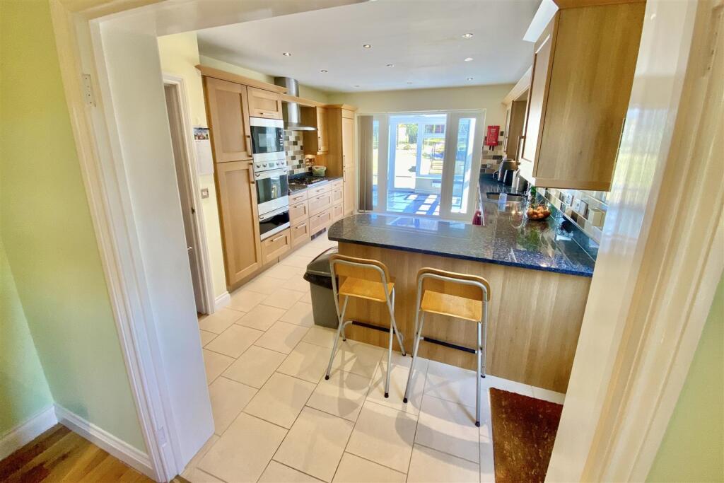 Additional image 30 of ,Mount Drive, Park Street, St. Albans, Hertfordshire, AL2