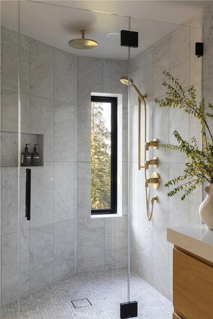 Additional image 66 of 654 S Cumberland Dr, Lake Arrowhead, CA 92352