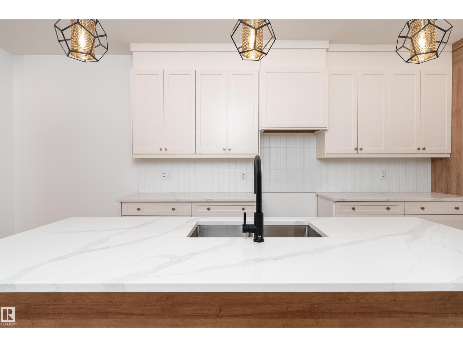 3111 MAGPIE WY NW|Edmonton, Alberta T5S0V3