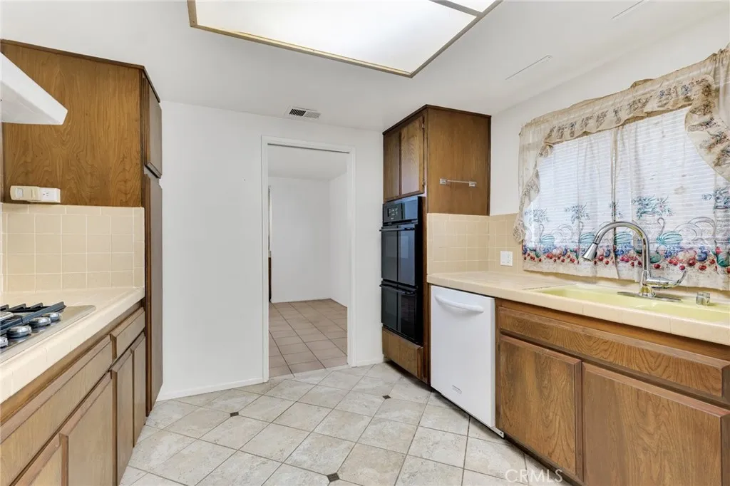 Additional image 7 of 3220 California Ave, Signal Hill, CA 90755