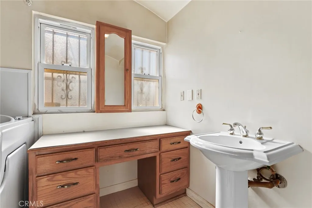 Additional image 46 of 1622 E 88th St, Los Angeles, CA 90002