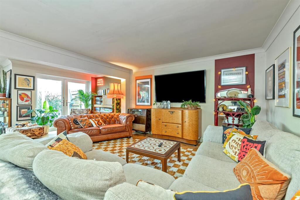 Additional image 6 of Colney Heath Lane, St. Albans