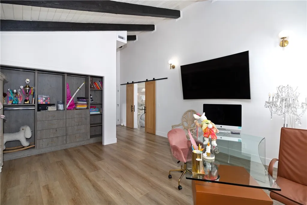 Additional image 21 of 5439 Gentry Avenue, Valley Village, CA 91607