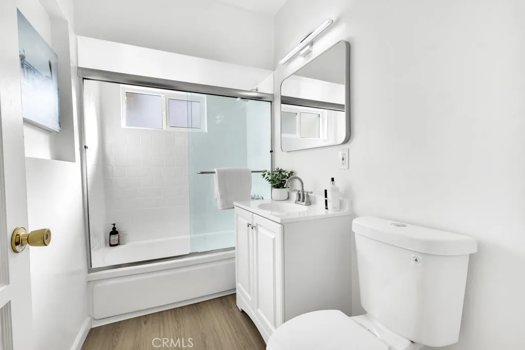 Additional image 34 of 17452 Cantlay Street, Lake Balboa, CA 91406