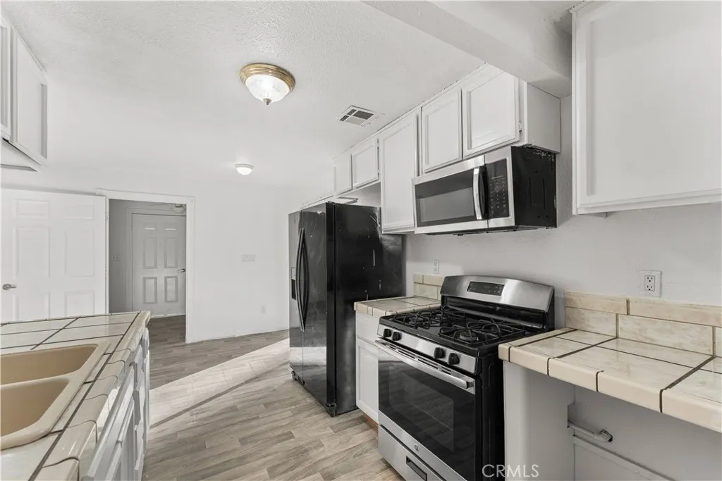 Additional image 100 of 3142 Golfwood Court, Lancaster, CA 93536