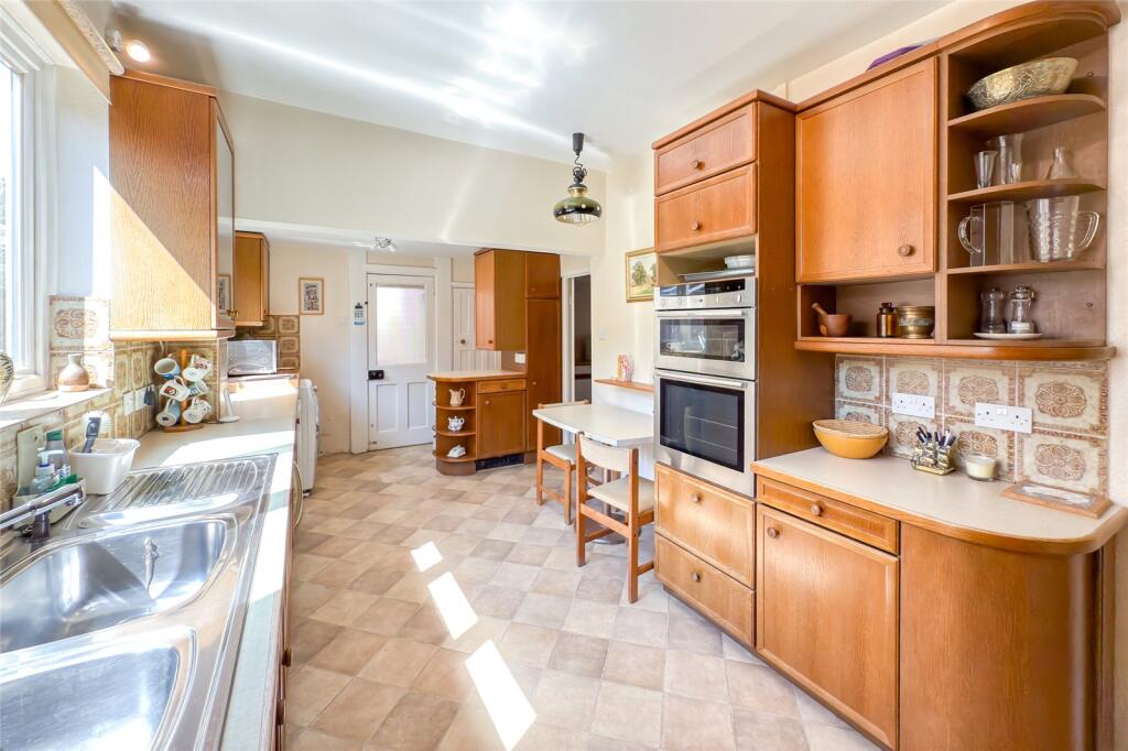 Additional image 22 of Roundwood Lane, Harpenden, Hertfordshire, AL5