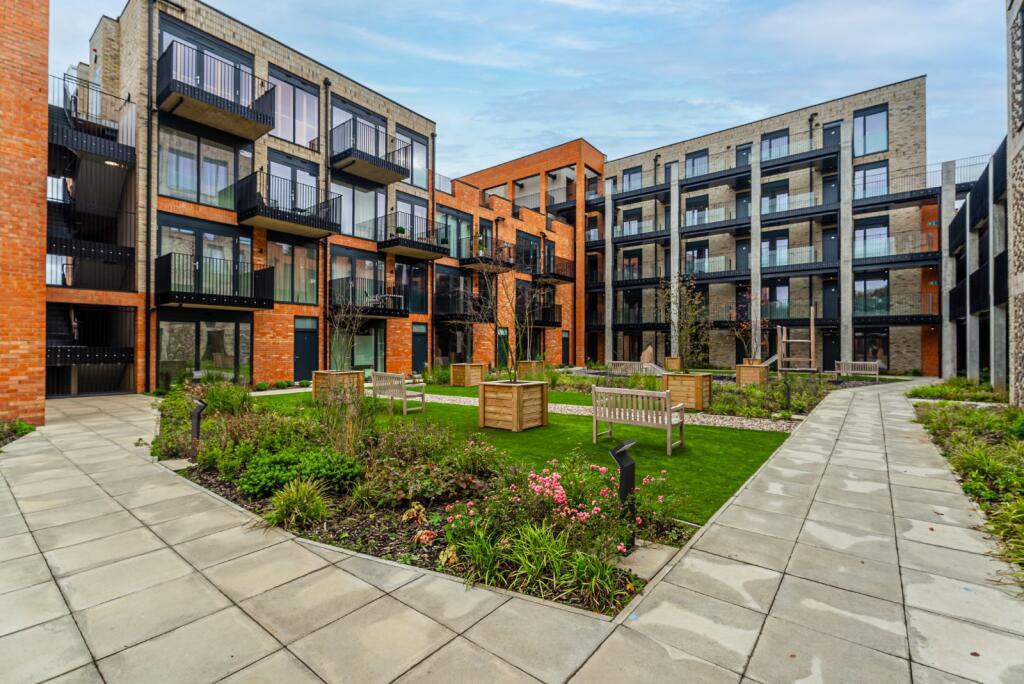 Campfield Road, St. Albans, Hertfordshire, AL1