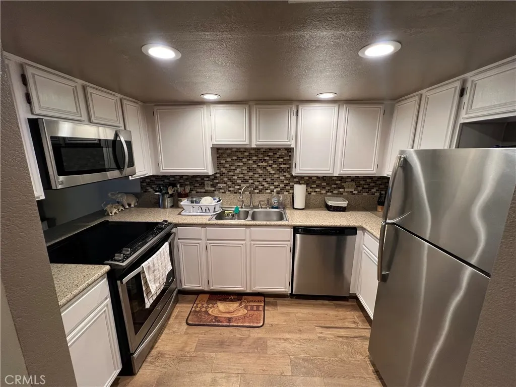 Additional image 3 of 32505 Candlewood Dr, Cathedral City, CA 92234