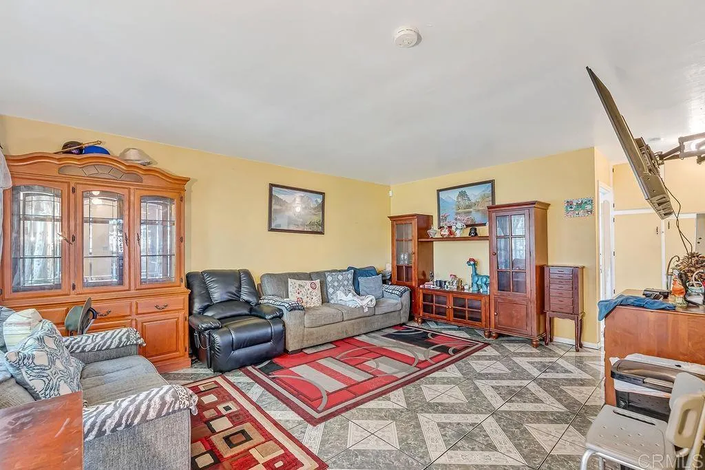 Additional image 5 of 927 S Eucalyptus Ave, Inglewood, CA 90301