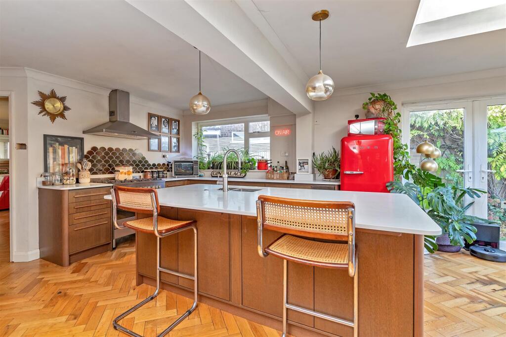 Additional image 5 of Colney Heath Lane, St. Albans