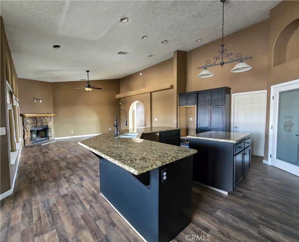 Additional image 38 of 10282 Farmington St, Oak Hills, CA 92344