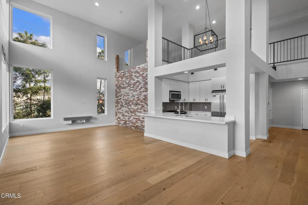 Additional image 4 of 1901 Victoria Avenue Unit 204, Oxnard, CA 93035