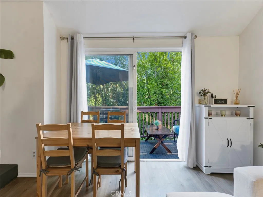 Additional image 7 of 7050 Shoup Ave #225, Canoga Park, CA 91303