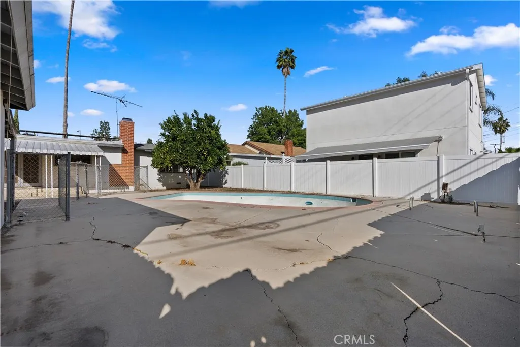 Additional image 80 of 18928 Victory Boulevard, Tarzana, CA 91335