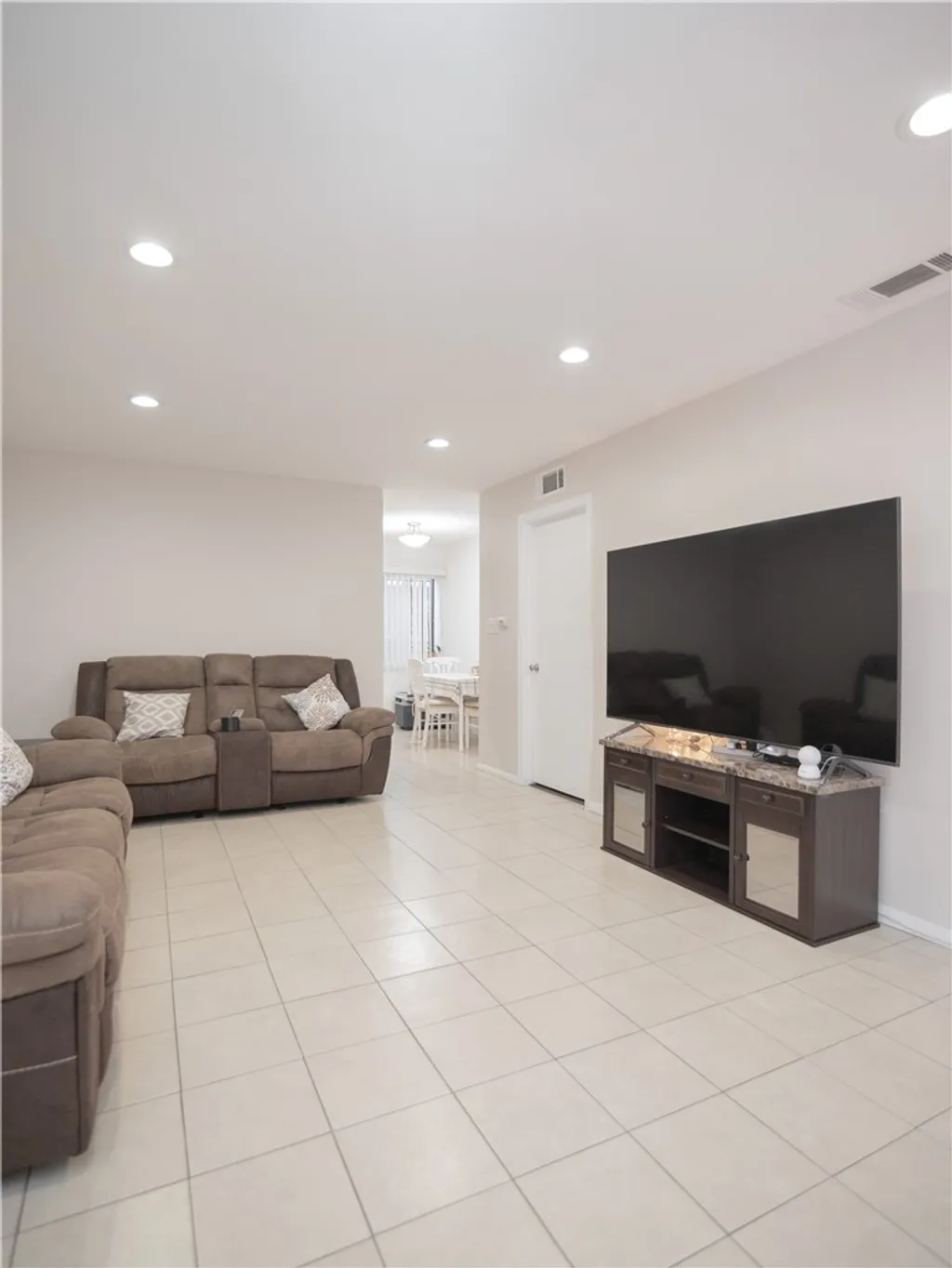 Additional image 8 of 14527 Plummer St Unit 202, Panorama City, CA 91402