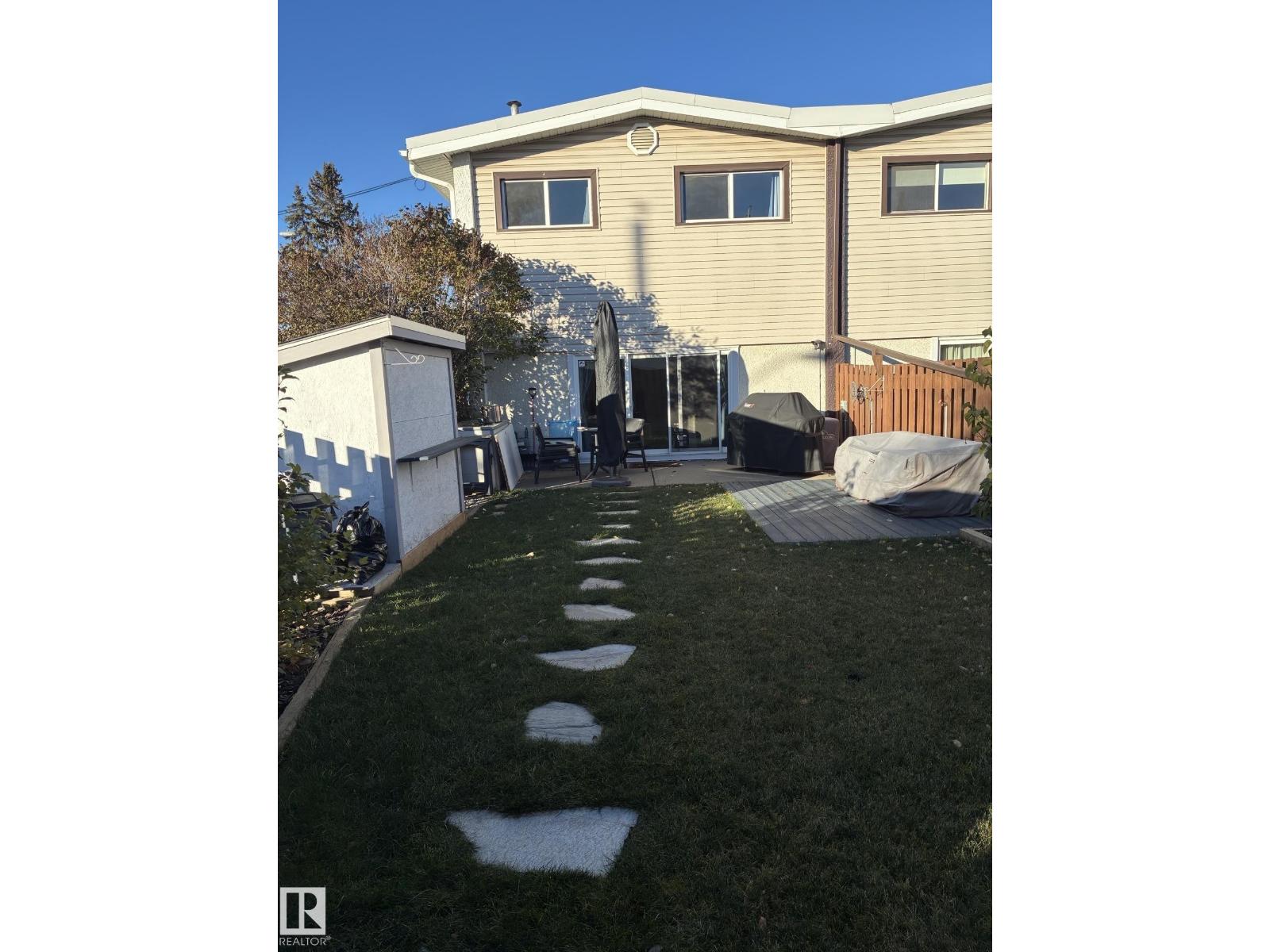 #J 16405 89 AV NW|Edmonton, Alberta T5R4S1