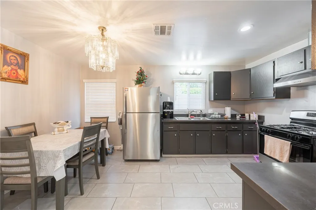 Additional image 52 of 16038 Hartland Street, Van Nuys, CA 91406