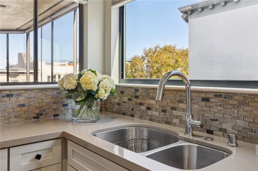Additional image 83 of 373 Lombard St, San Francisco, CA 94133