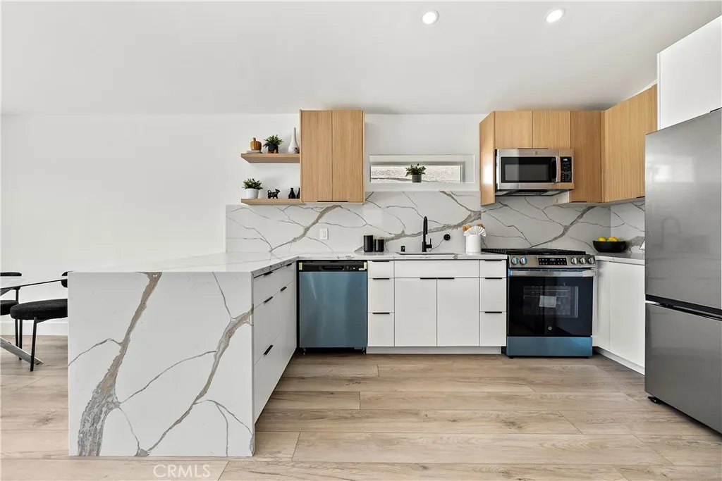 Additional image 11 of 530 W Cypress St, Compton, CA 90220