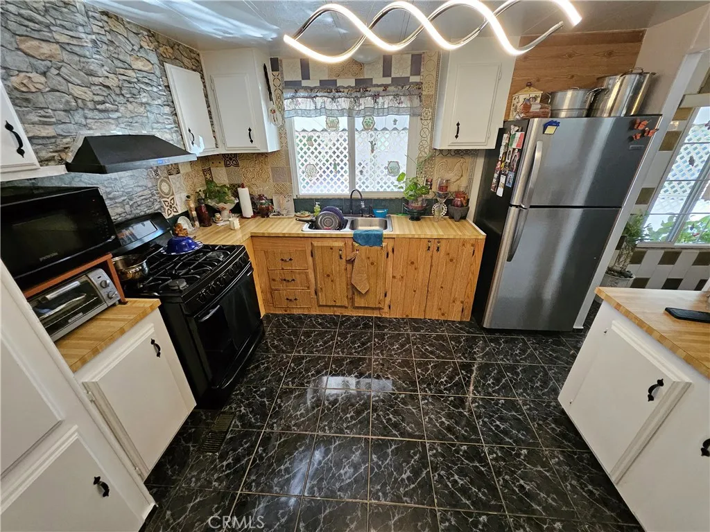 Additional image 10 of 17400 Valley Blvd Unit 74, Fontana, CA 92335