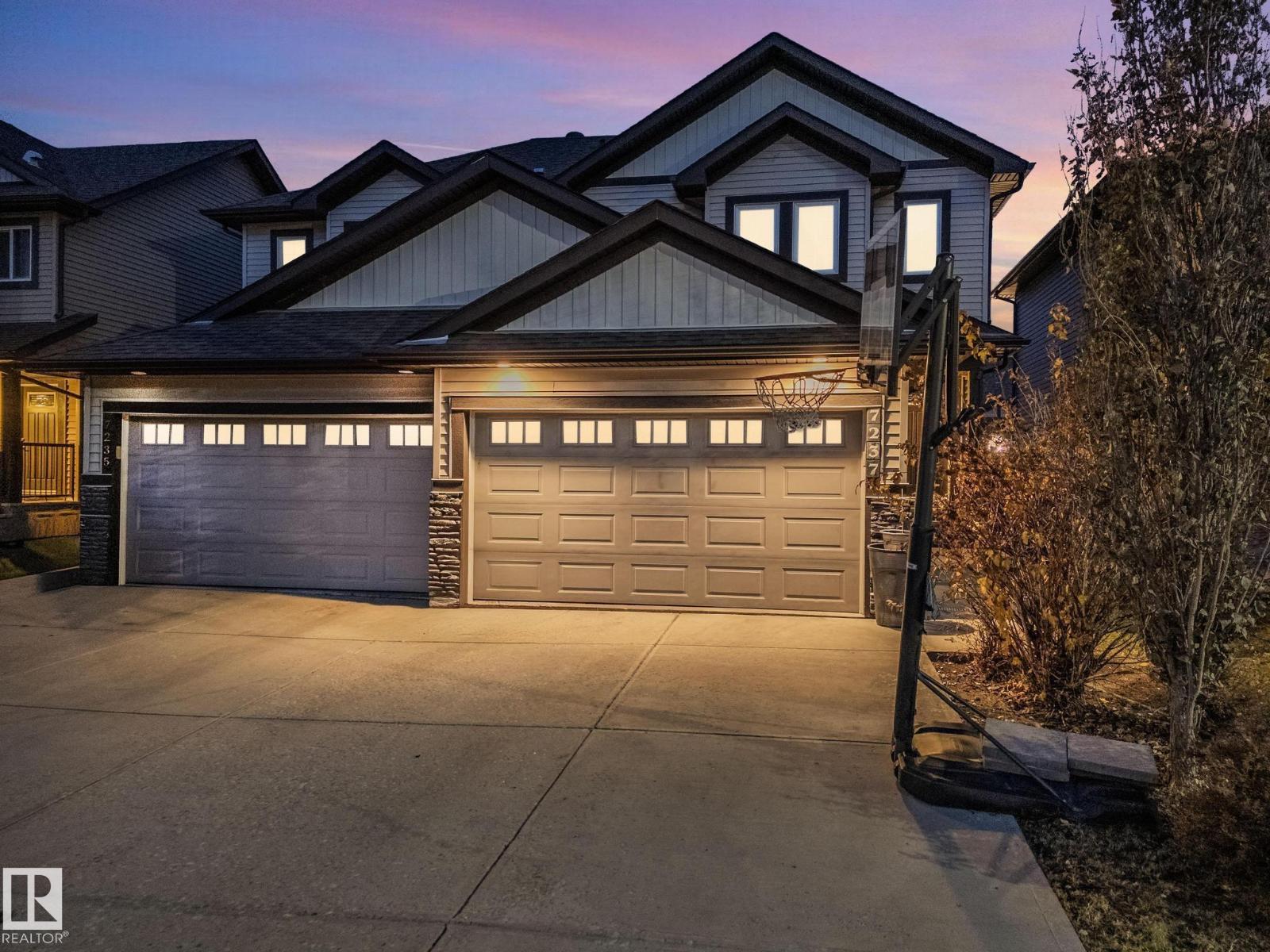 7237 ARMOUR CR SW|Edmonton, Alberta T6W2S1