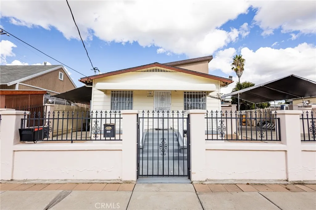 Additional image 3 of 4284 Dwight St, San Diego, CA 92105