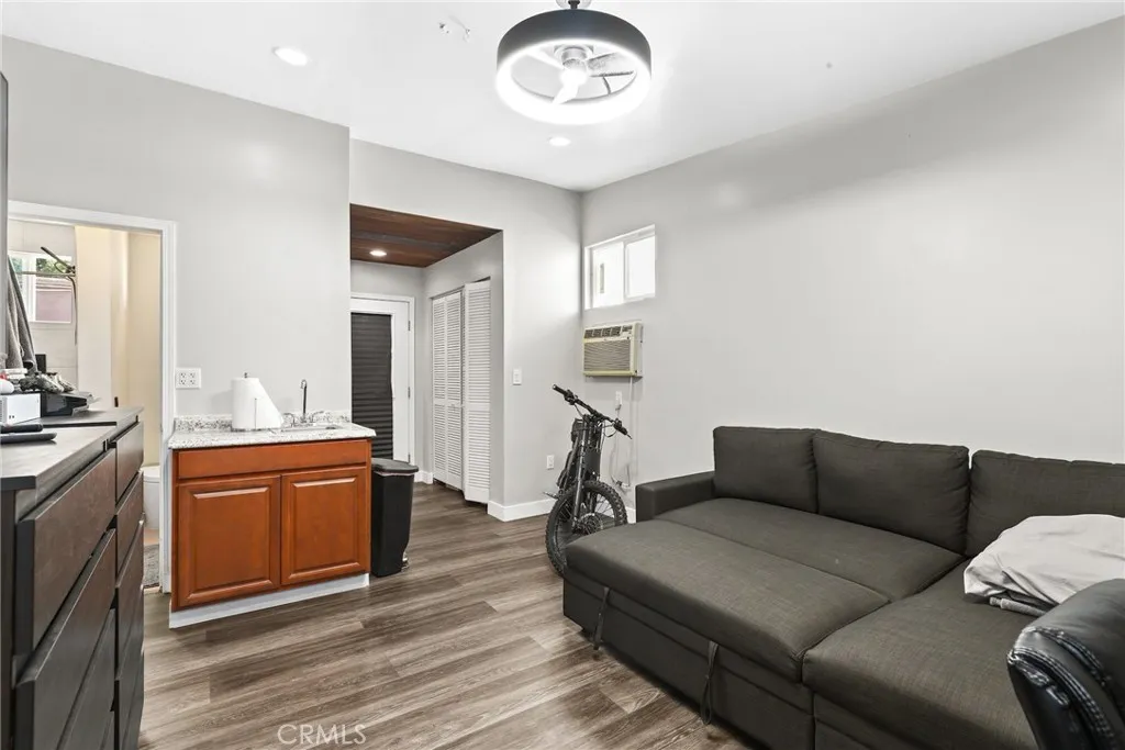 Additional image 16 of 5590 Lewis Ave, Long Beach, CA 90805