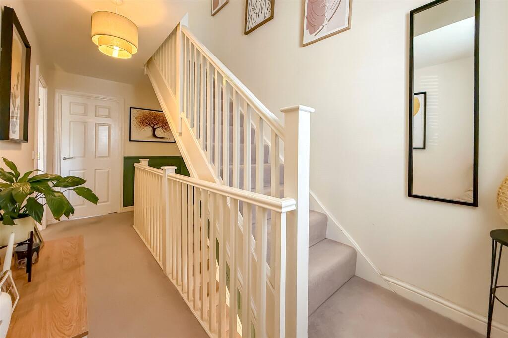 Additional image 20 of Neville Close, St. Albans, Hertfordshire, AL3